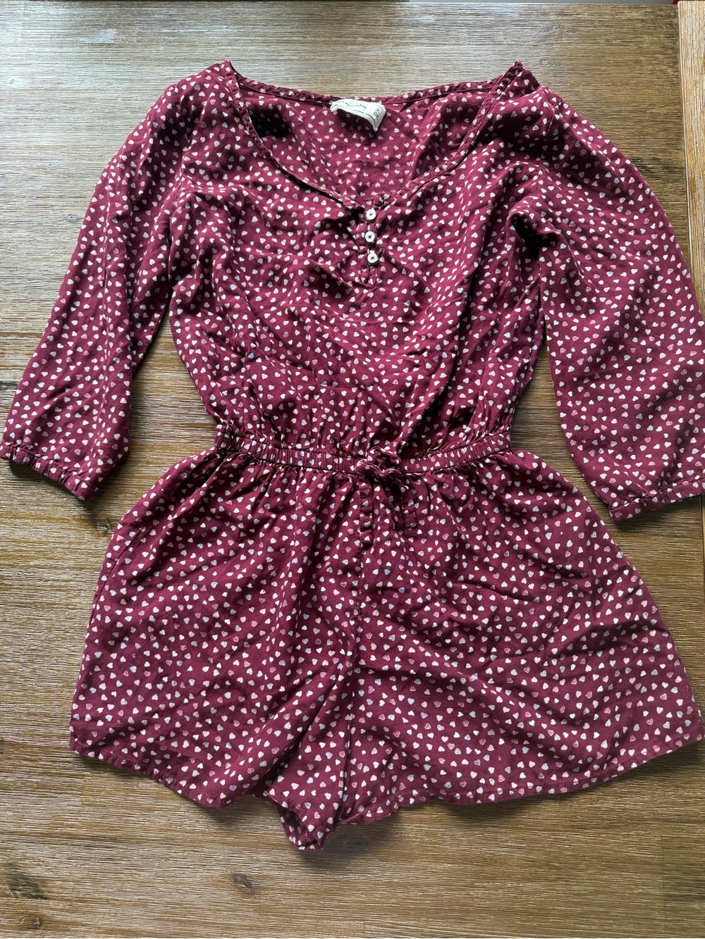 3/27$ Abercrombie kids Burgundy Heart-Print Short Romper size XL